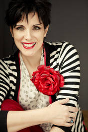 Deanna Raybourn image